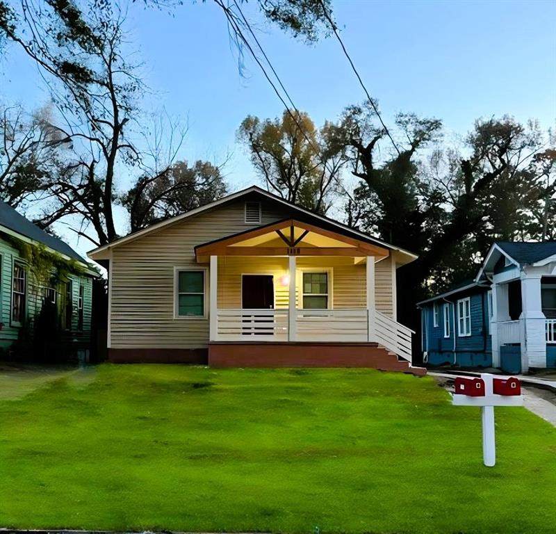 1115 Boulevard - Photo 1