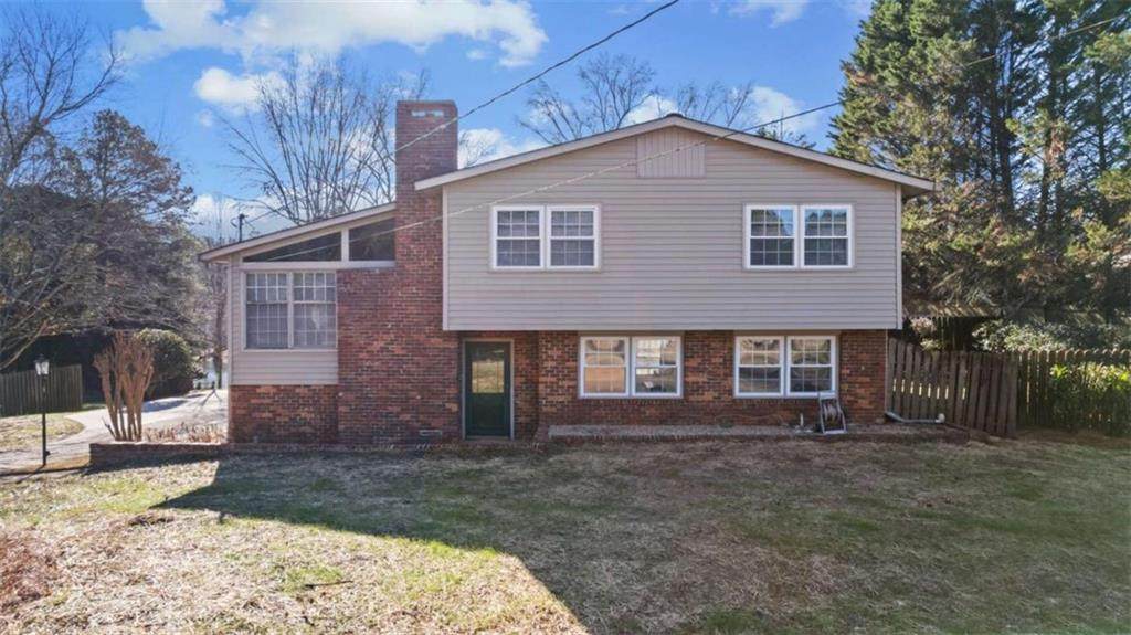 8 Lakemoore Drive - Photo 1