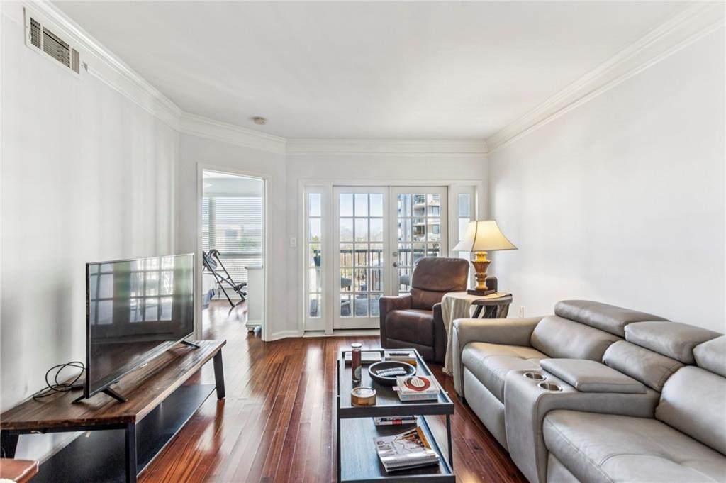 275 13th Street - Photo 1