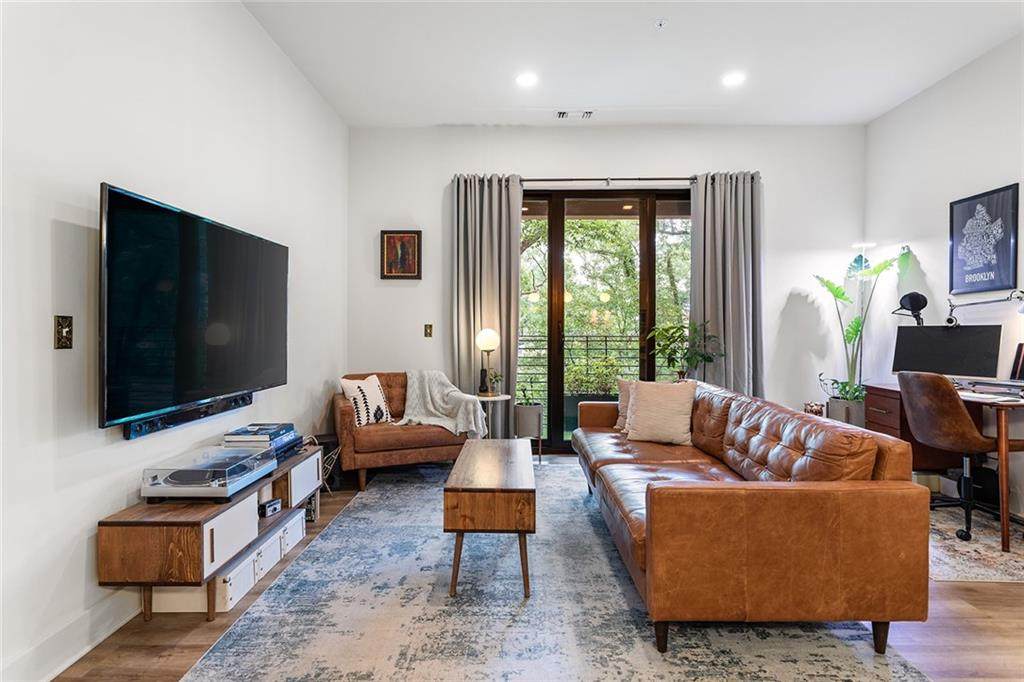 112 Rogers Street - Photo 1