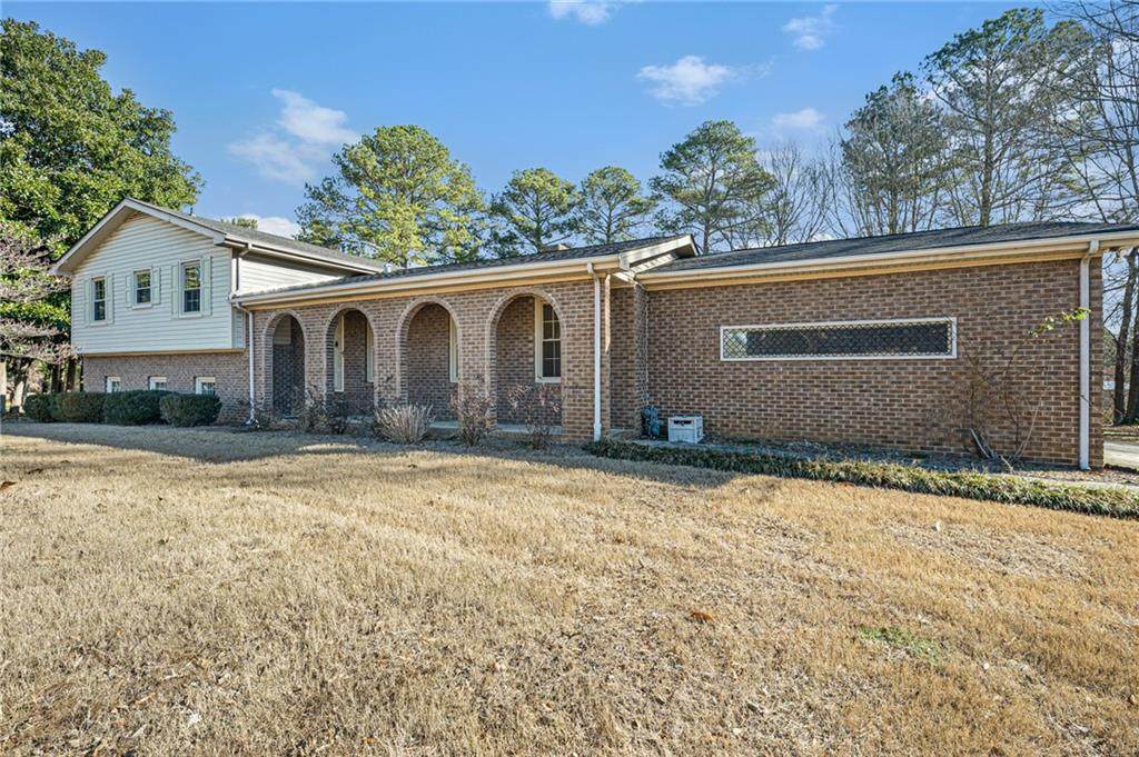 115 Windsor Drive - Photo 1