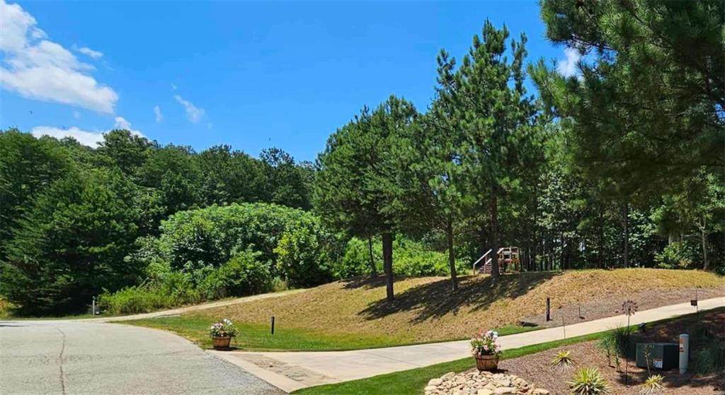 915 Edgewater Trail - Photo 1