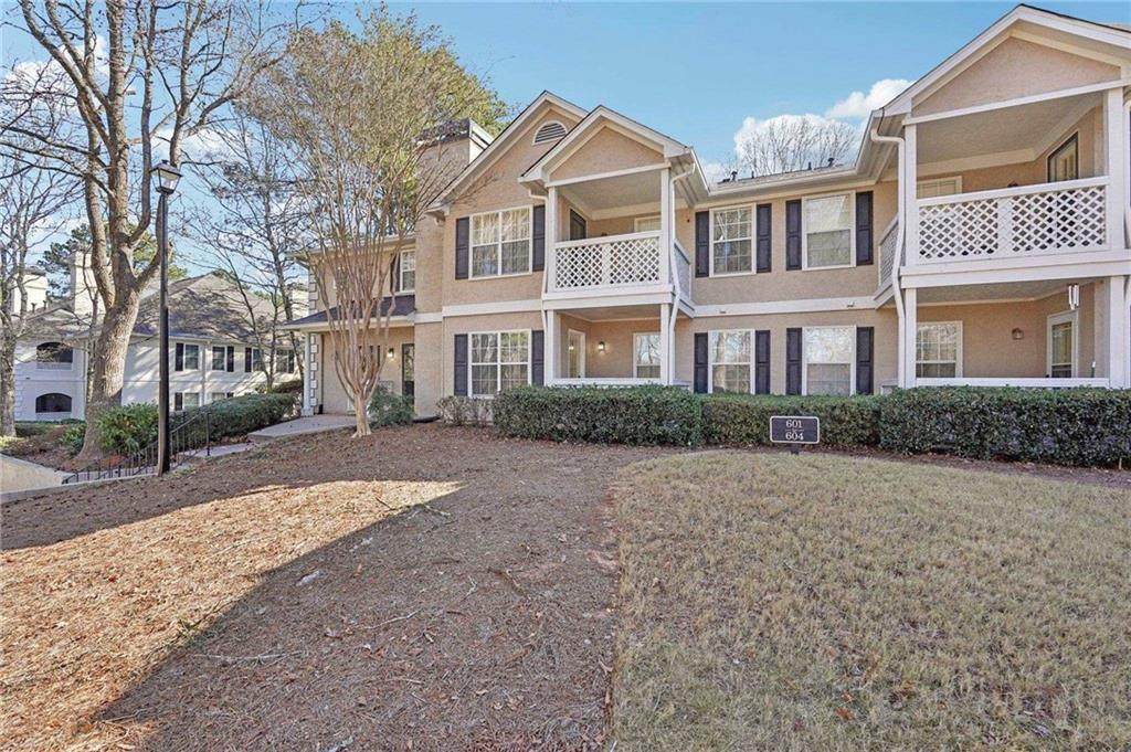 601 Peachtree Forest Ave - Photo 1