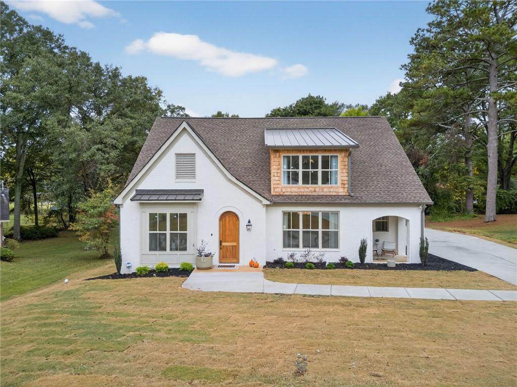 111 Lakeview Drive - Photo 1