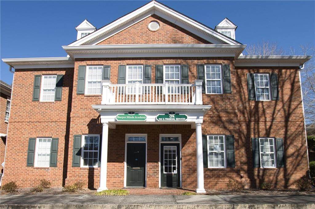 3535 Roswell Road - Photo 1