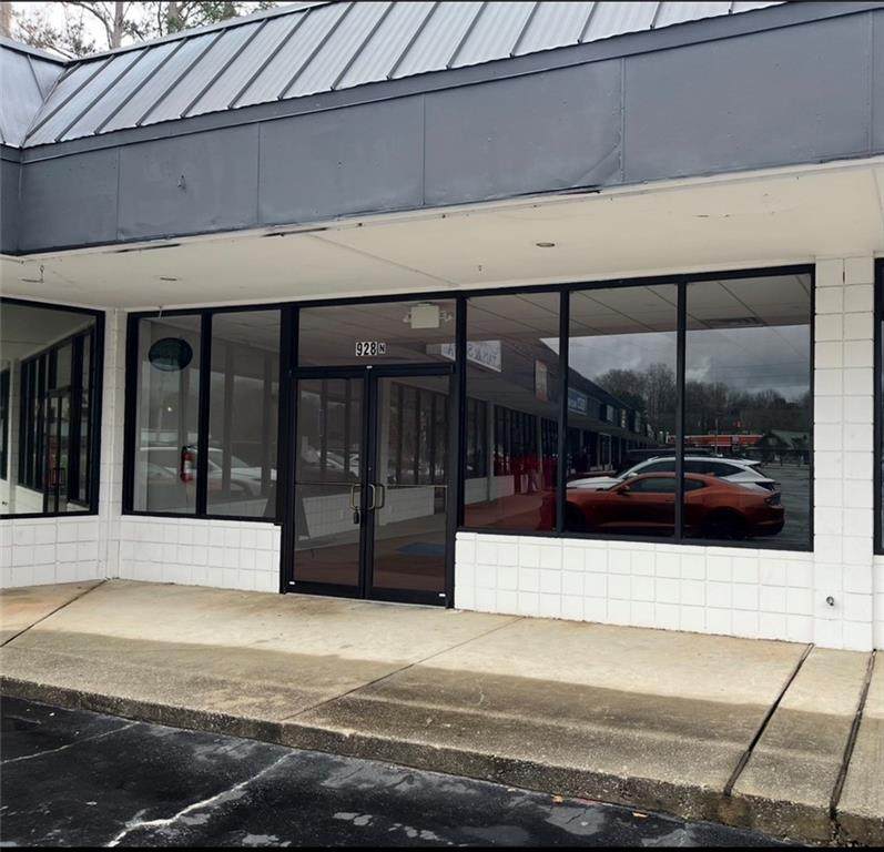 928 Park Street - Photo 1