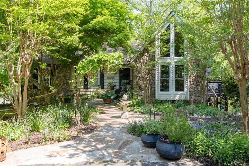 511 Oakdale Road - Photo 1