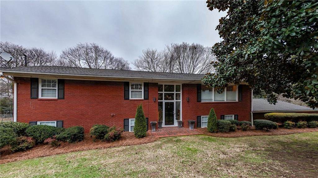 200 Cherry Hill Circle - Photo 1