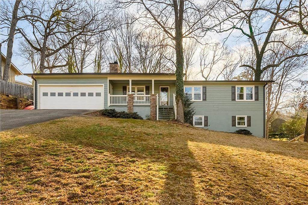 1443 Lakeshore Circle - Photo 1