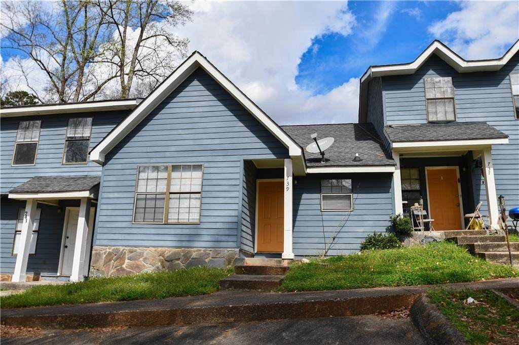 735 Oak Drive - Photo 1