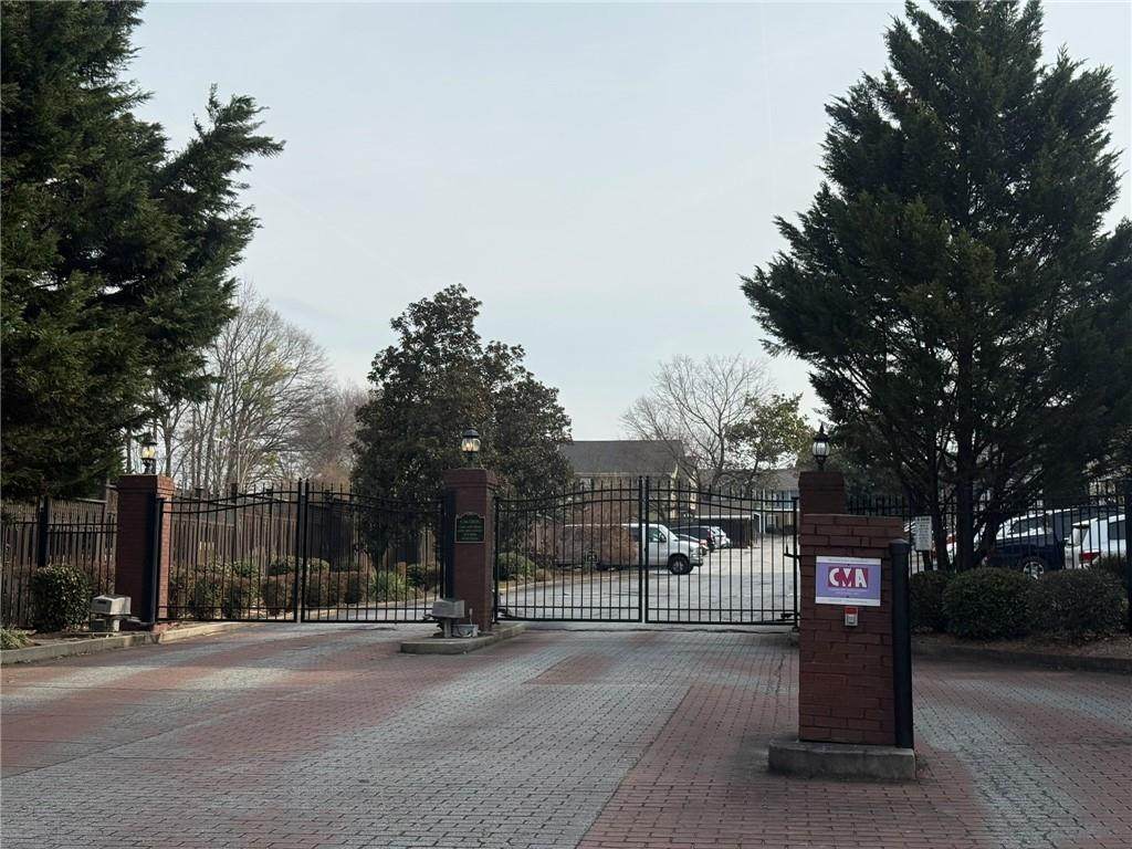 110 Summer Pl - Photo 1