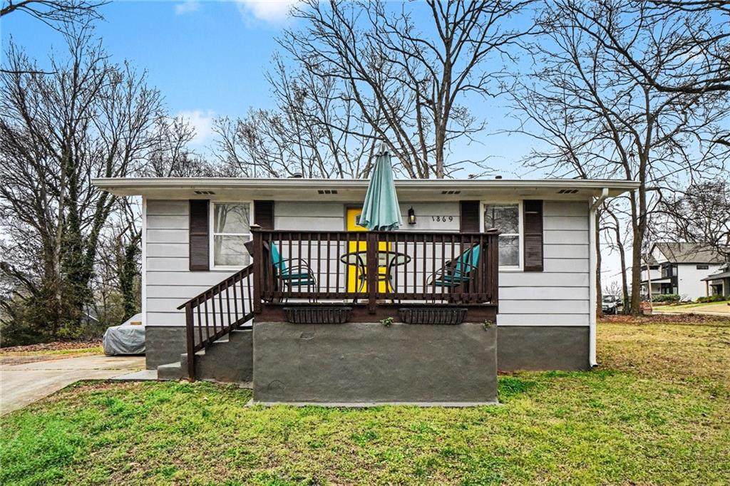 1869 Spring Avenue - Photo 1