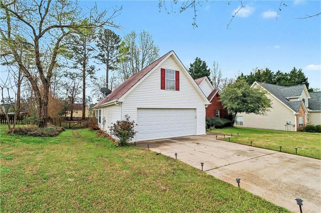 275 Greenfield Way - Photo 1