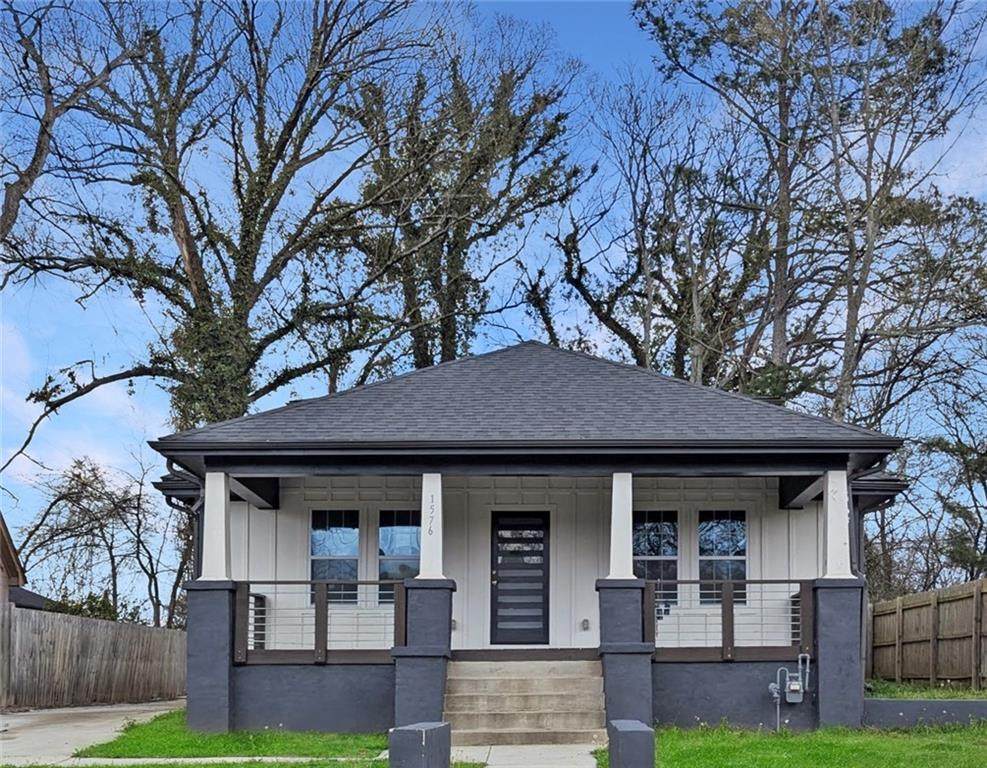 1576 Lakewood Avenue - Photo 1