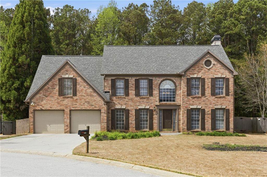 752 Hunters Trace - Photo 1