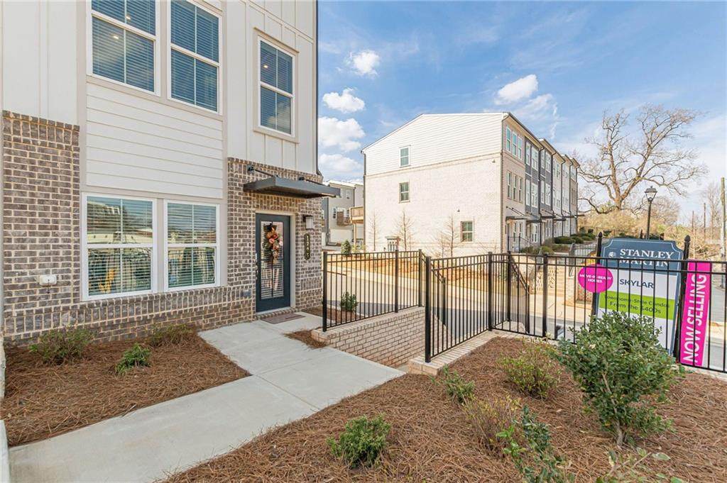1205 Skylar Lane - Photo 1