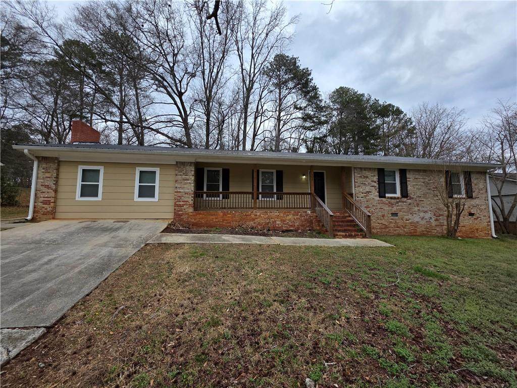724 Country Club Drive - Photo 1