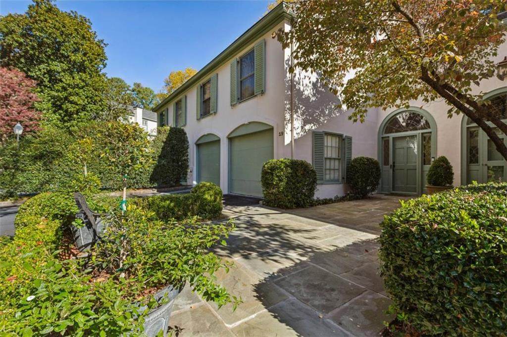 19 Mooregate Square - Photo 1