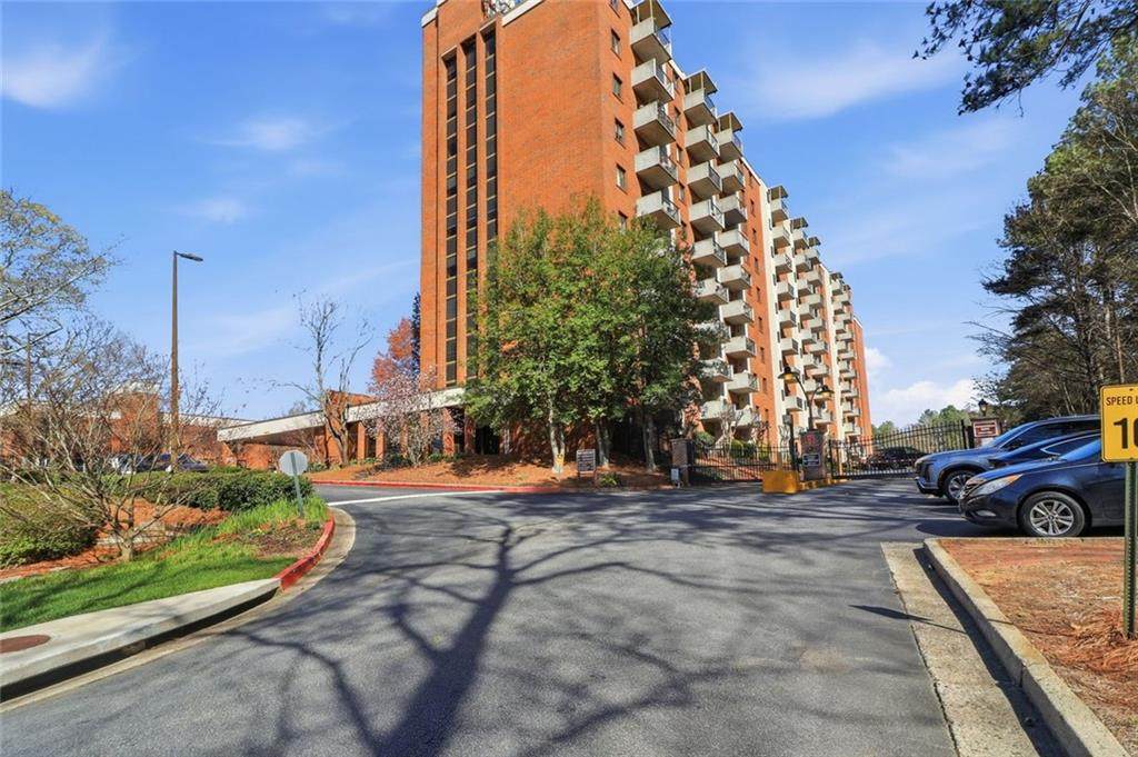 300 Johnson Ferry Road - Photo 1