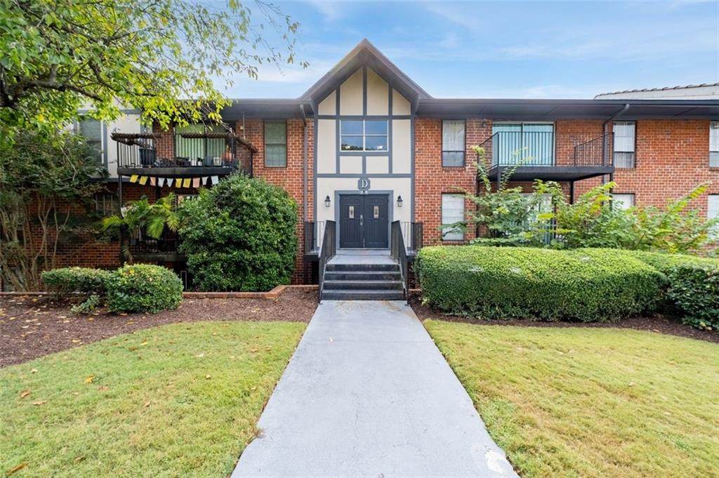 6851 Roswell Road - Photo 1