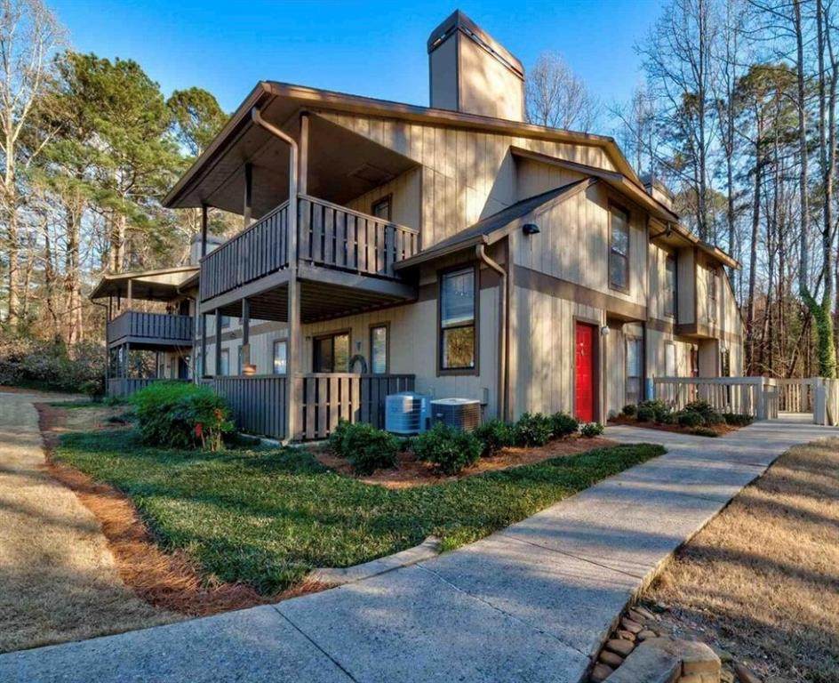 709 Woodcliff Drives - Photo 1