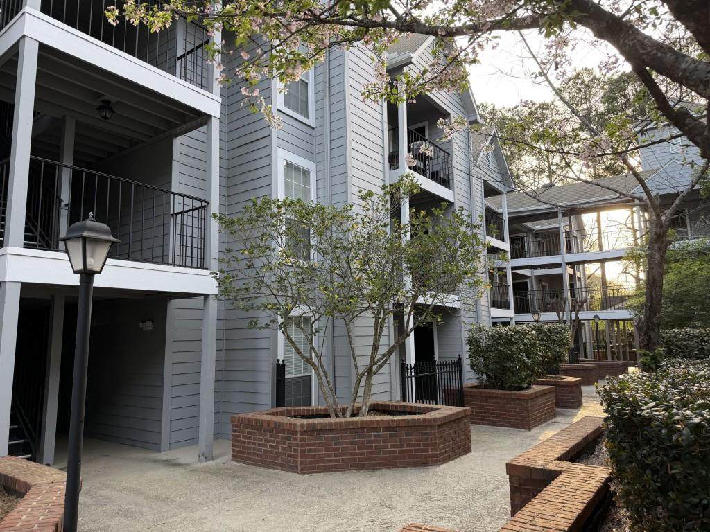 418 Granville Court - Photo 1