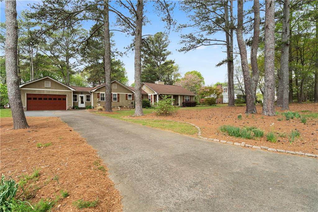 140 Plymouth Drive - Photo 1