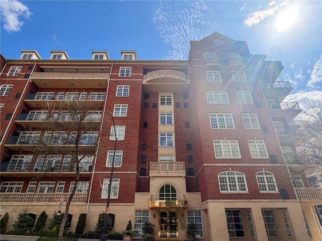 77 Peachtree Place - Photo 1