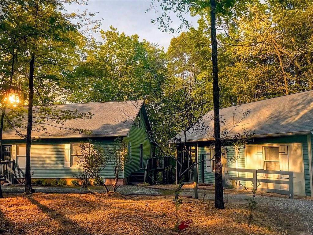306 Scenic Drive - Photo 1