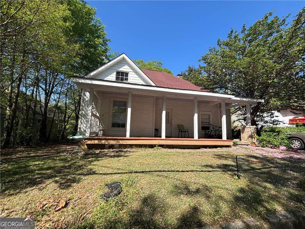 1090 Forest Avenue - Photo 1