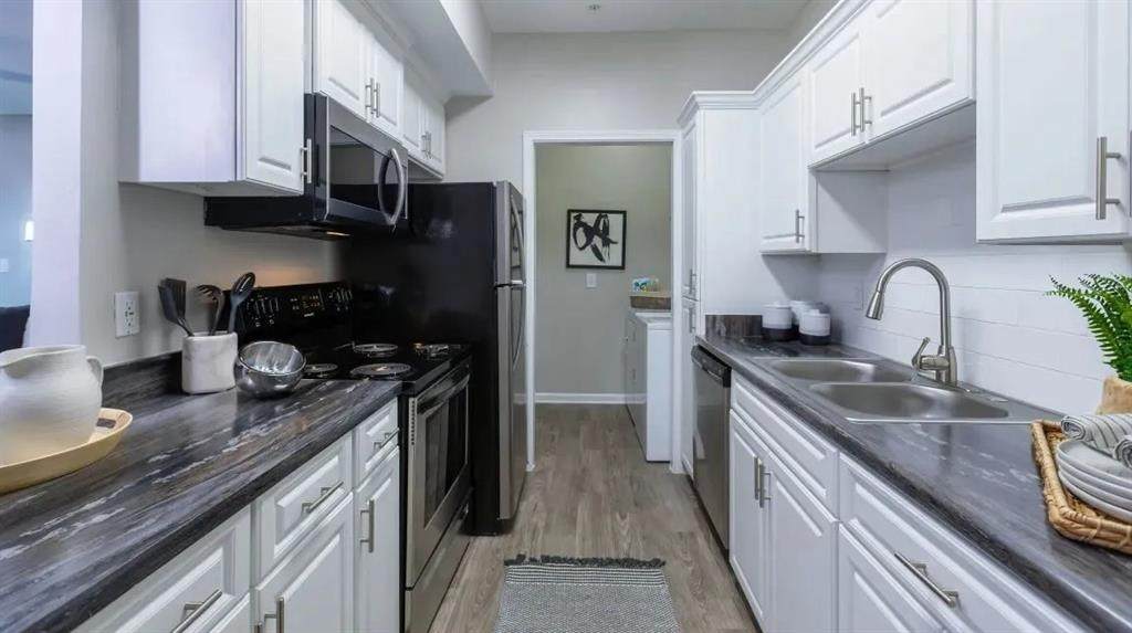 1212 James Jackson Parkway - Photo 1