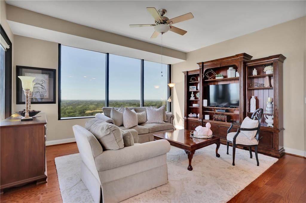 2828 Peachtree Road - Photo 1
