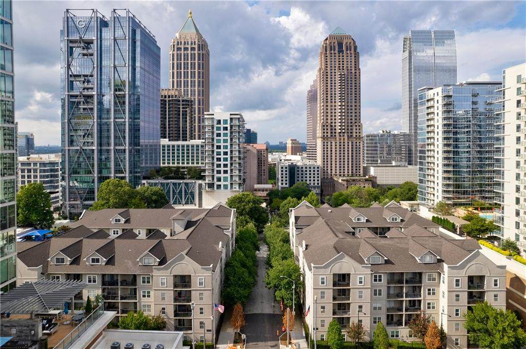 1074 Peachtree Walk - Photo 1