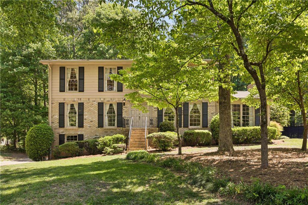 2450 Castle Lane - Photo 1