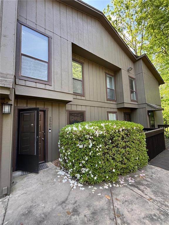 2507 Cumberland Court - Photo 1