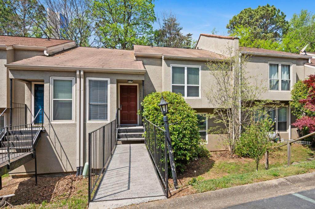 1744 Woodcliff Place - Photo 1