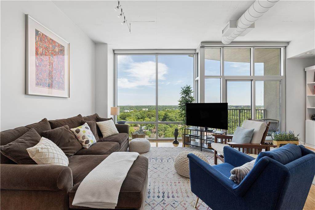 943 Peachtree Street - Photo 1
