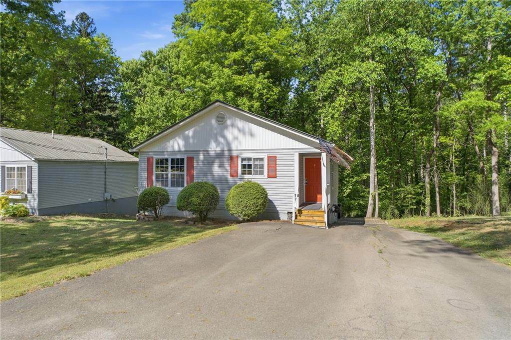 5135 Phoenix Street - Photo 1