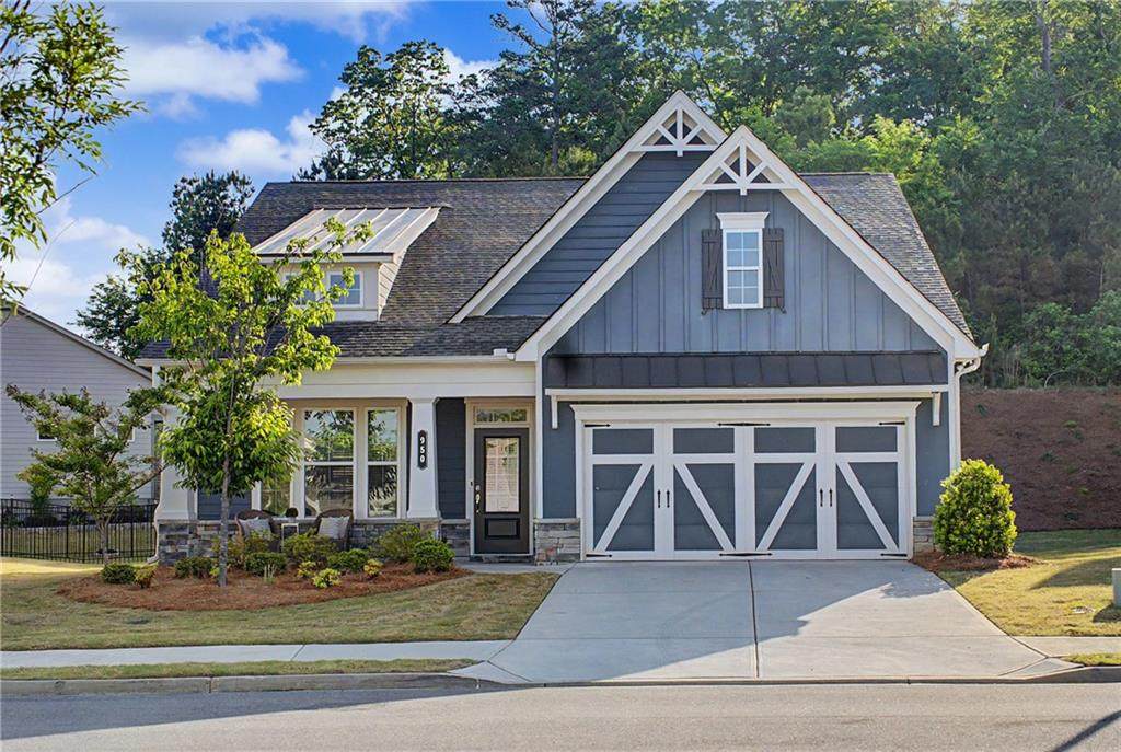 950 Summit Drive - Photo 1