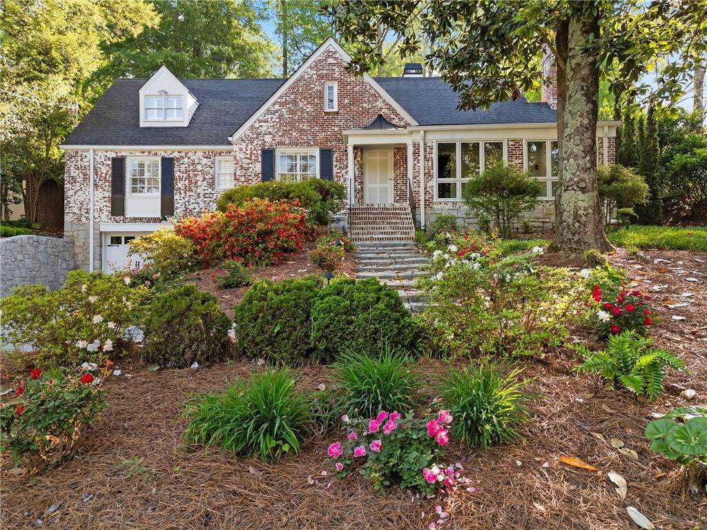 561 Peachtree Battle Avenue - Photo 1