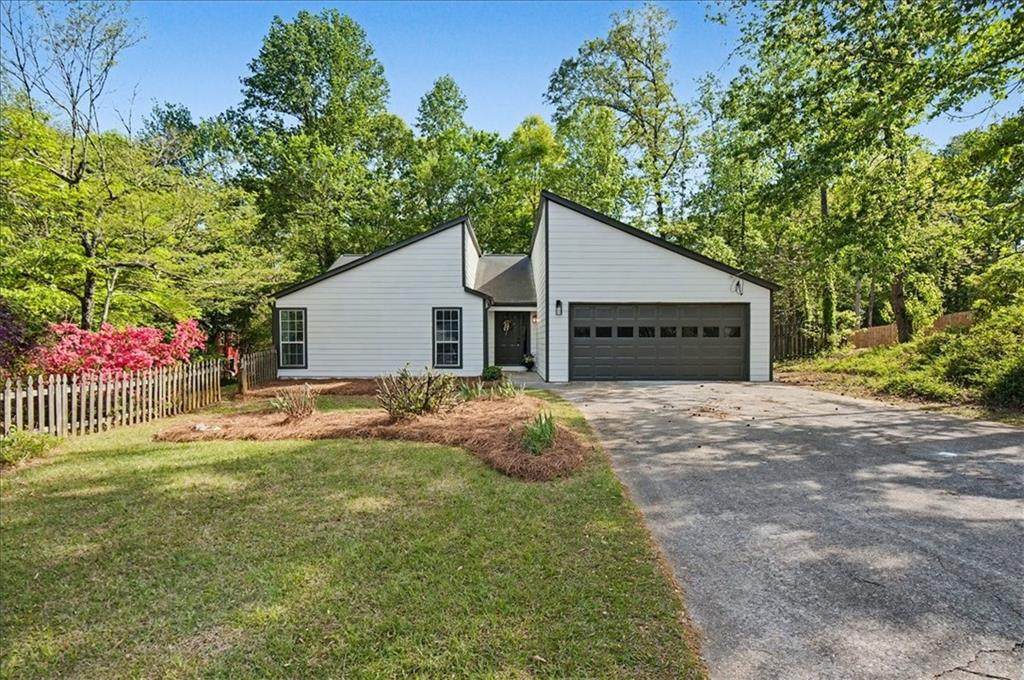 5985 Bayside Drive - Photo 1