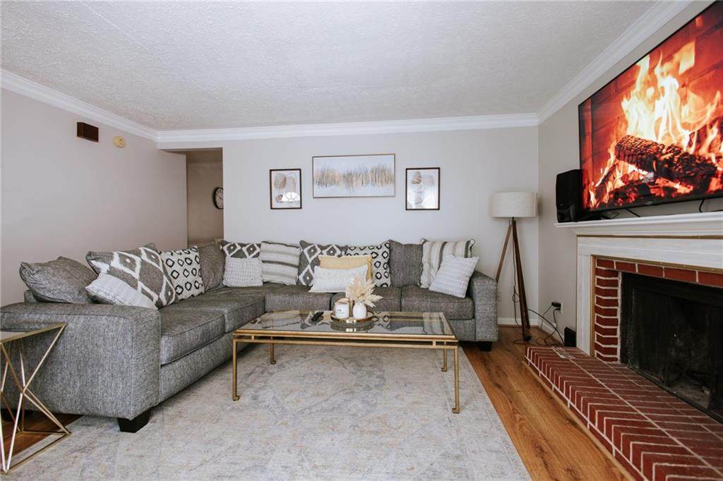1013 Huntington Trace - Photo 1