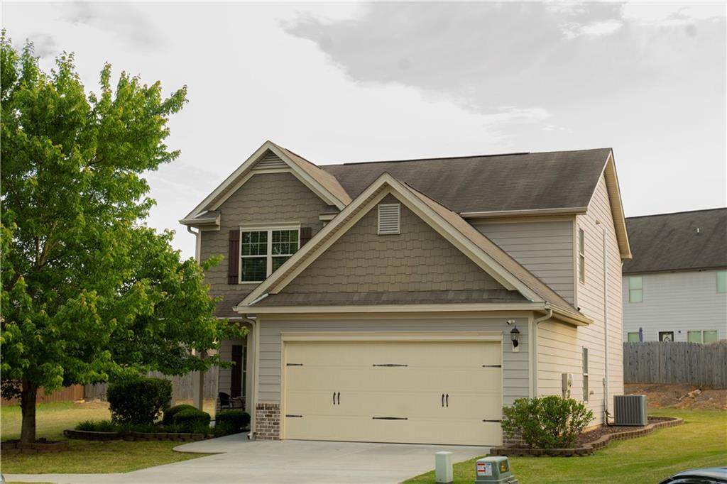 1215 Donington Circle - Photo 1