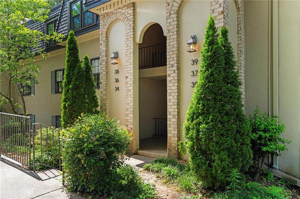 34 Chaumont Square - Photo 1
