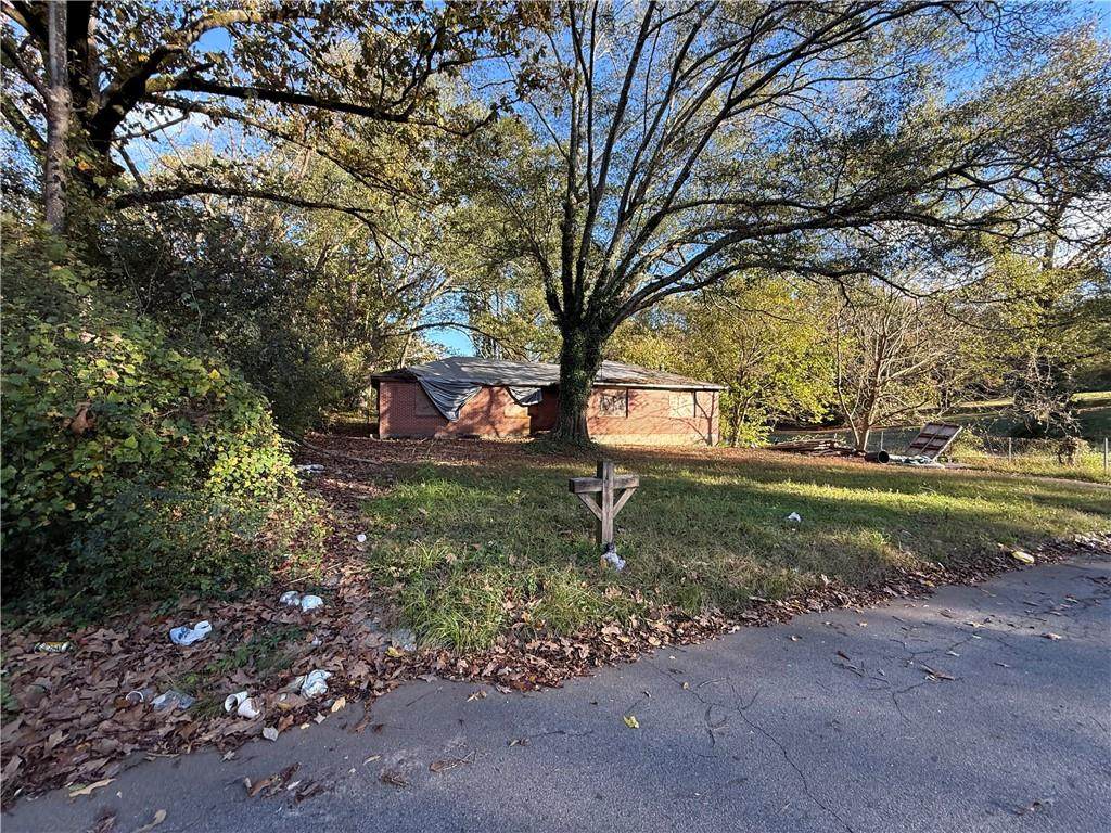 395 Woodlawn Avenue - Photo 1
