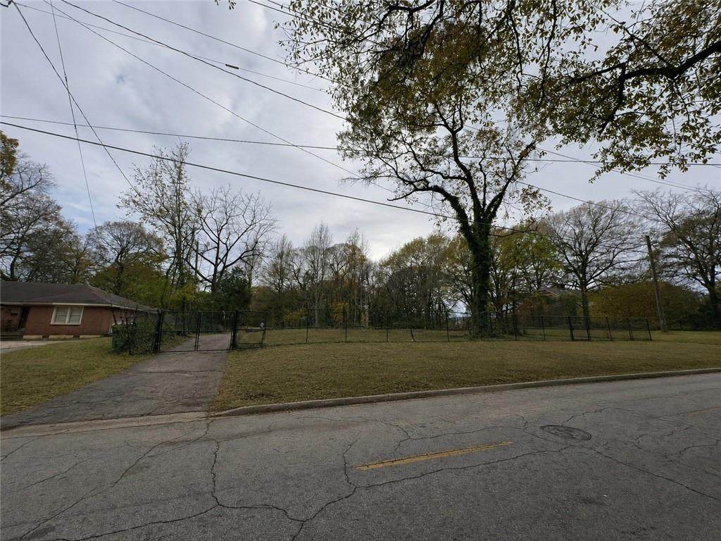 2516 Lakewood Avenue - Photo 1