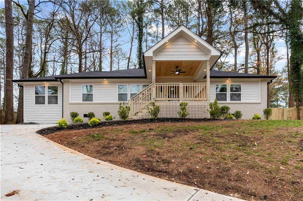 1380 Dogwood Circle - Photo 1