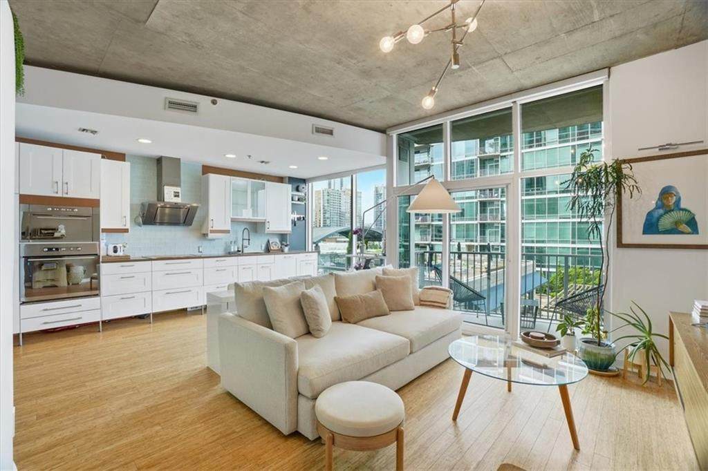923 Peachtree Street - Photo 1