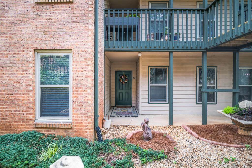 204 Brittany Court - Photo 1