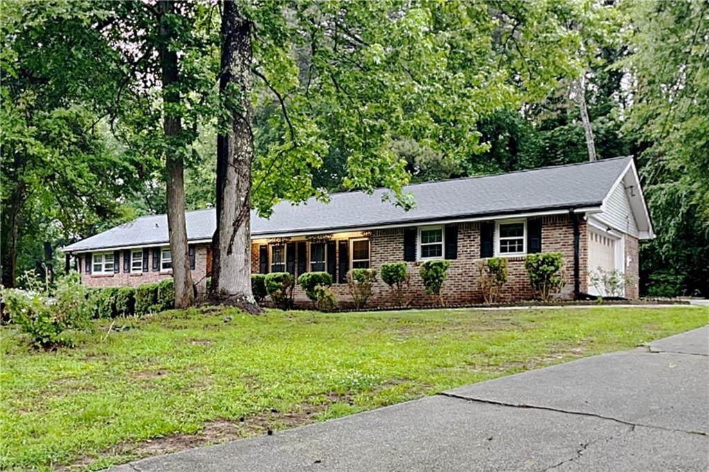 2755 Hickory Circle - Photo 1